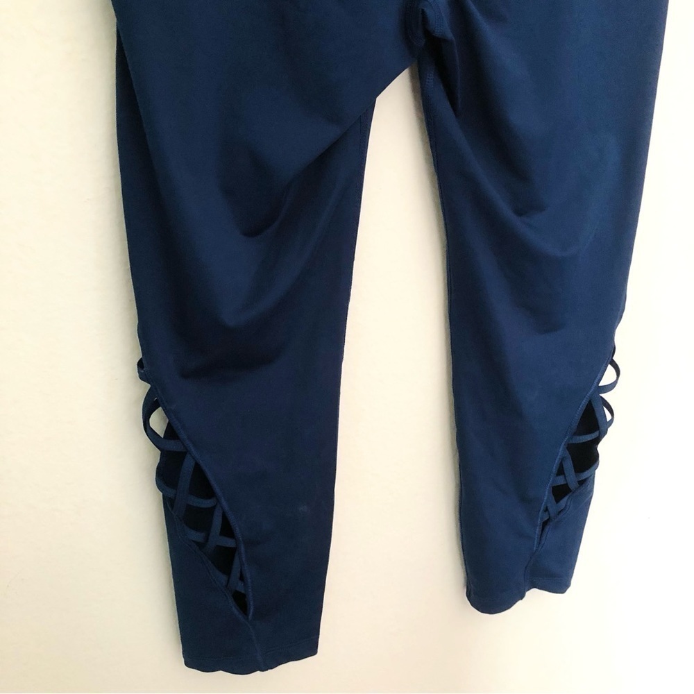 Avia Criss-Cross Leggings Size 8-10 - Picture 9 of 9